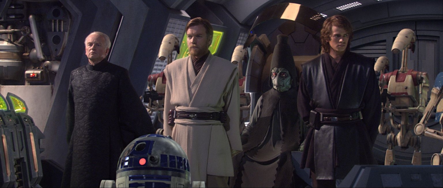 Ewan McGregor, Ian McDiarmid, Kenny Baker, Hayden Christensen, and Colin Ware in Star Wars: Episode III - Revenge of the Sith (2005)