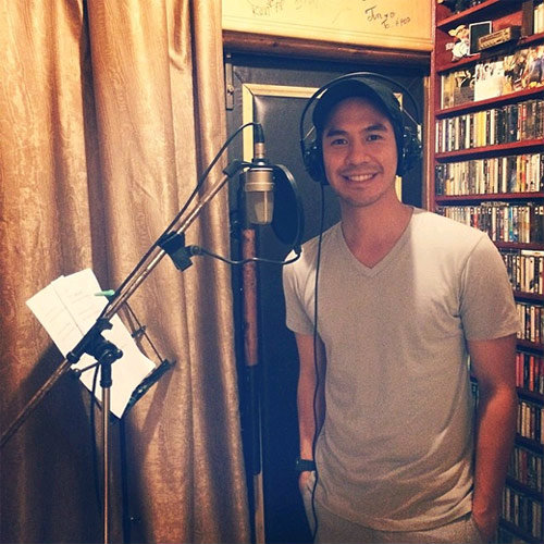 โป๊ป ธนวรรธน์ ขอจับไมค์ โชว์เสียงนุ่ม ร้องเพลงรัก
