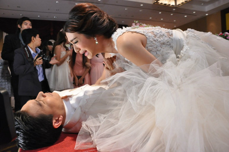 รักออกฤทธิ์ โป๊ป รักออกฤทธิ์ โป๊ป