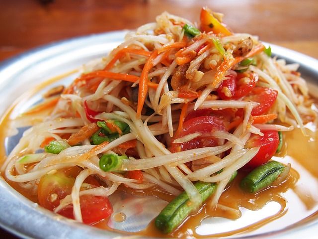 อยากลดน้ำหนักให้ได้ผล แถมนอนหลับสบาย เลี่ยงเถอะ 5 อาหารเย็นเหล่านี้