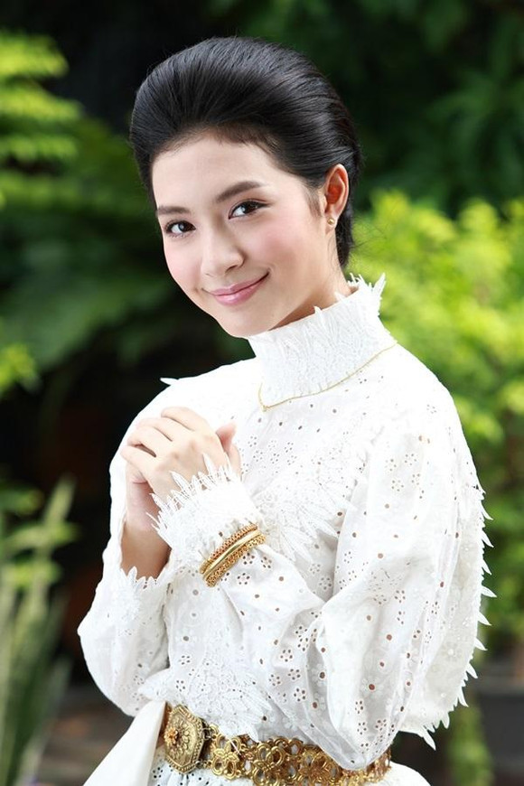 ชุดไทย มิว นิษฐา